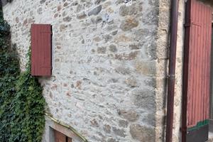 Porzione di trifamiliare in piccolo borgo