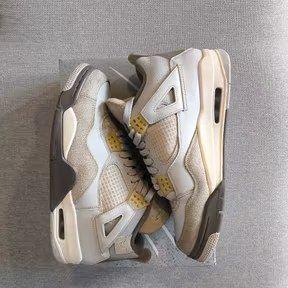 Jordan 4 Craft “Photon Dust”