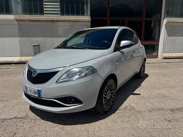 Lancia Ypsilon 1.2 69 CV 5 porte GPL Ecochic Gold