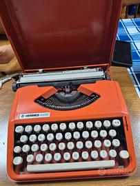 Macchina da scrivere Olivetti Hermes Baby