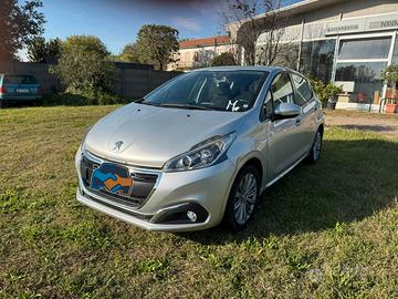 Peugeot 208 PureTech 82 5 porte Access