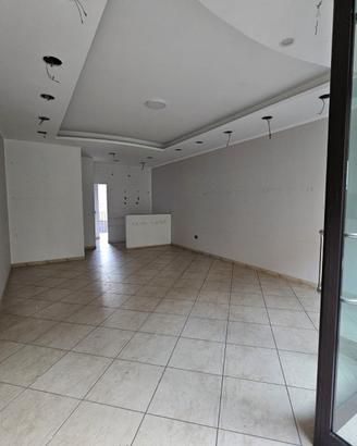 Locale Commerciale 50mq + Deposito + Posto Auto