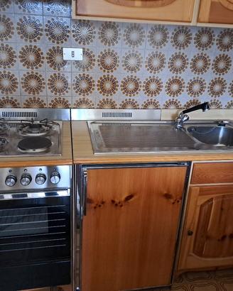 Cucina con Tavolo