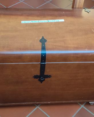 Baule forziere in legno massello