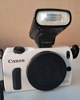 fotocamera digitale canon M