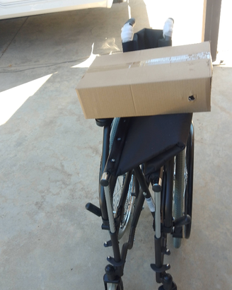 Carrozzina pieghevole x adulti e anziani