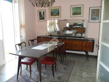 4 LOCALI A REGGIO DI CALABRIA