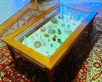 Tavolo da fumo a bacheca