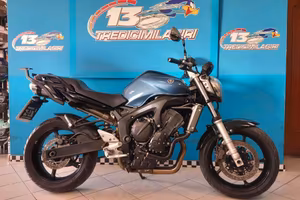 YAMAHA FZ6