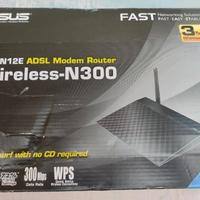 Modem Asus DSL N 12E, paragonabile al nuovo.