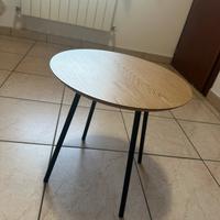 Tavolo rotondo di legno