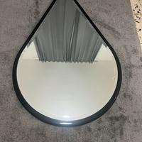 Specchio a forma di goccia con cornice