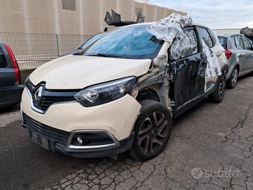 Renault Captur anno 2013 ricambi usati