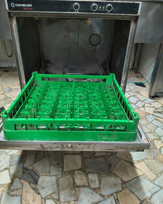 Lavastoviglie professionale