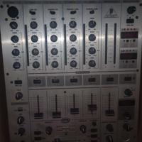 Behringer Pro Mixer DJX700