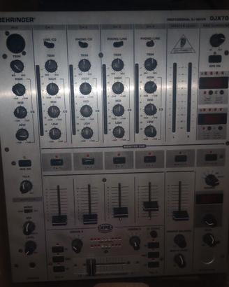 Behringer Pro Mixer DJX700
