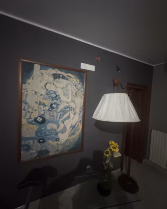 Coppia di quadri e lampada da salotto