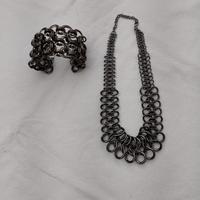 Parure girocollo e bracciale, mai indossato 