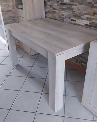 Tavolo moderno allungabile