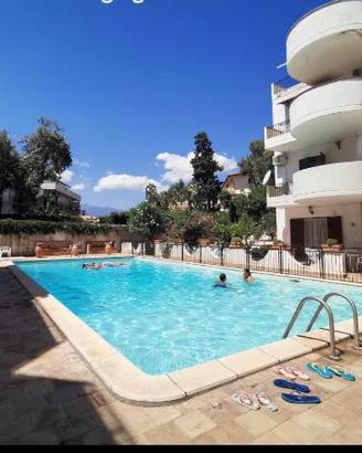 SETTEMBRISSIMO GIARDINI NAXOS MARE CON PISCINA