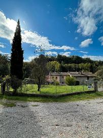 Casa in campagna due piani, giardino terreno