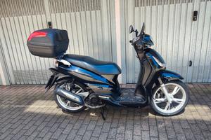 scooter Peugeot tweet 150