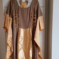 Abito medievale realizzato a mano/costume Medioevo