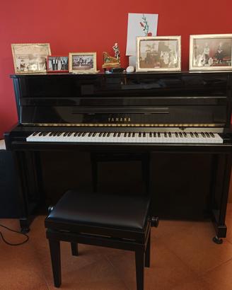 Pianoforte Yamaha b2 verticale 