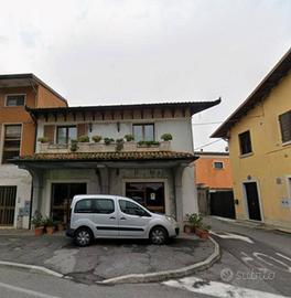 Immobile in asta di 250 m² con più di 5 locali a G