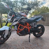 KTM Duke 690