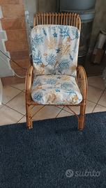 poltroncina in vimini stile vintage