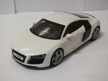 Audi R8 1/18 Kyosho