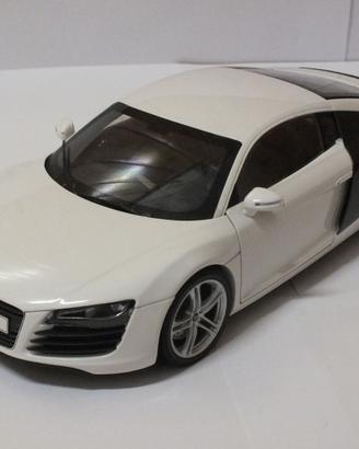 Audi R8 1/18 Kyosho