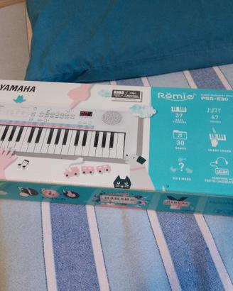 Tastiera Yamaha PSS-E30