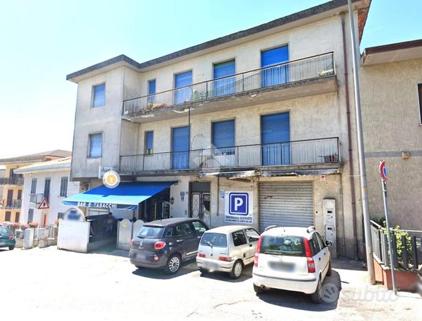 2 LOCALI A PALIANO