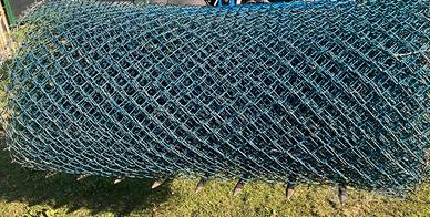 Rete per recinzione in ferro con maglie a rombo