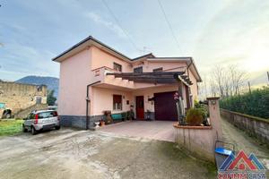 Casa indipendente con giardino a Sora