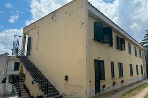 Spazioso appartamento 2/3 camere/ giardino privato