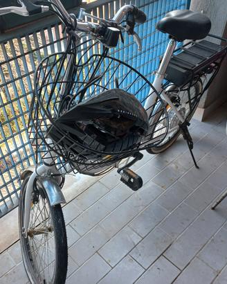 Bici elettrica pieghevole Vivo con pedalata assist