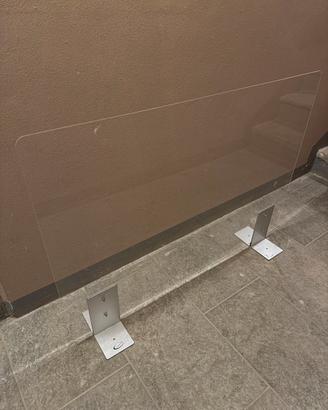 Paratia in plexiglass