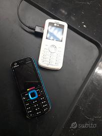 2 vecchi telefonini