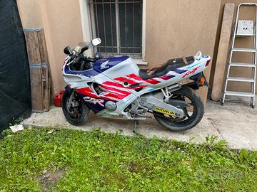 Moto Honda CBR 600 F