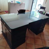 Scrivania in Legno Massello con Piano in vetro