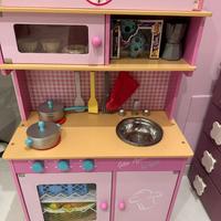 Cucina giocattolo per bambini in legno