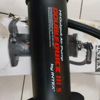 Pompa per materassini e canotti.