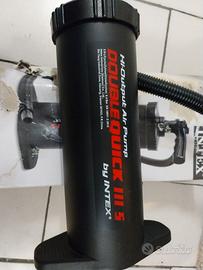 Pompa per materassini e canotti.