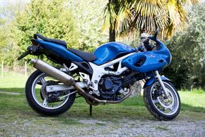 Suzuki SV650S moto pochi Km