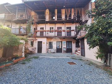 CASA SEMINDIPENDENTE A CARAVINO