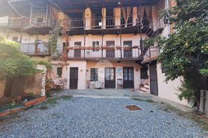 CASA SEMINDIPENDENTE A CARAVINO