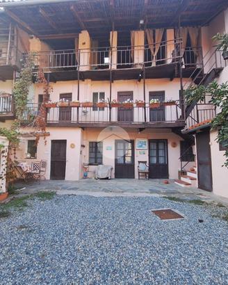 CASA SEMINDIPENDENTE A CARAVINO